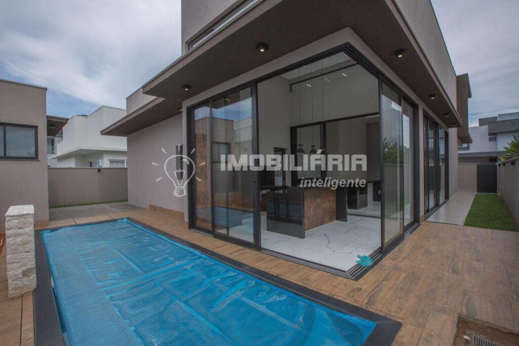 Casa à venda com 233m², 4 quartos e 4 vagas
