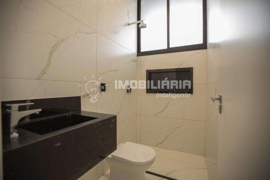Casa à venda com 233m², 4 quartos e 4 vagas