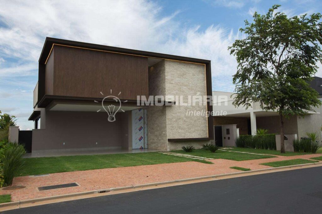 Casa à venda com 233m², 4 quartos e 4 vagas