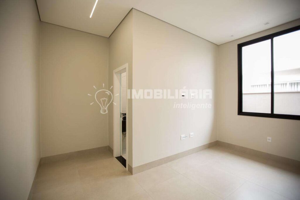 Casa à venda com 233m², 4 quartos e 4 vagas