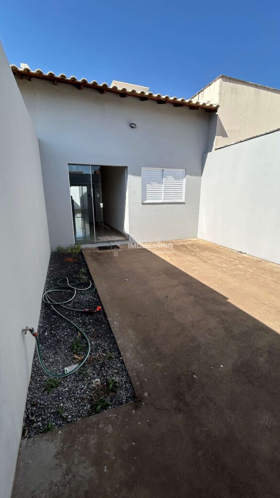 Casa à venda com 45m², 2 quartos e 2 vagas
