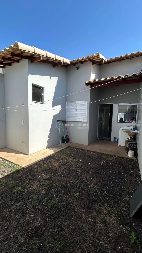 Casa à venda com 45m², 2 quartos e 2 vagas