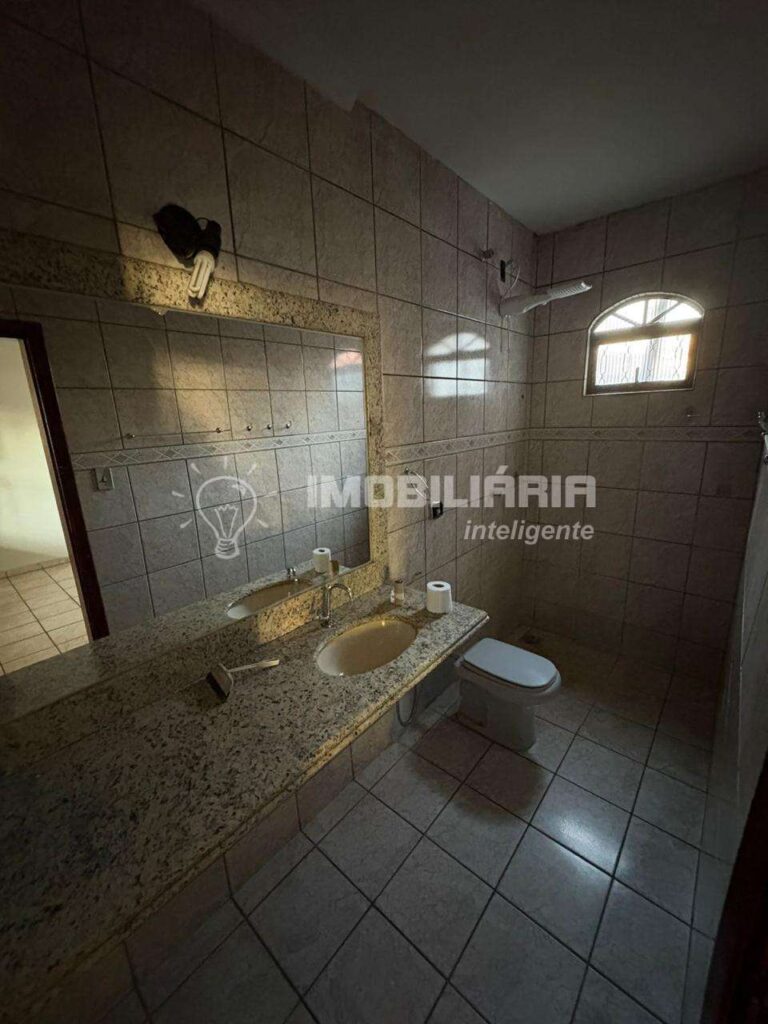Casa à venda com 175m², 3 quartos e 2 vagas