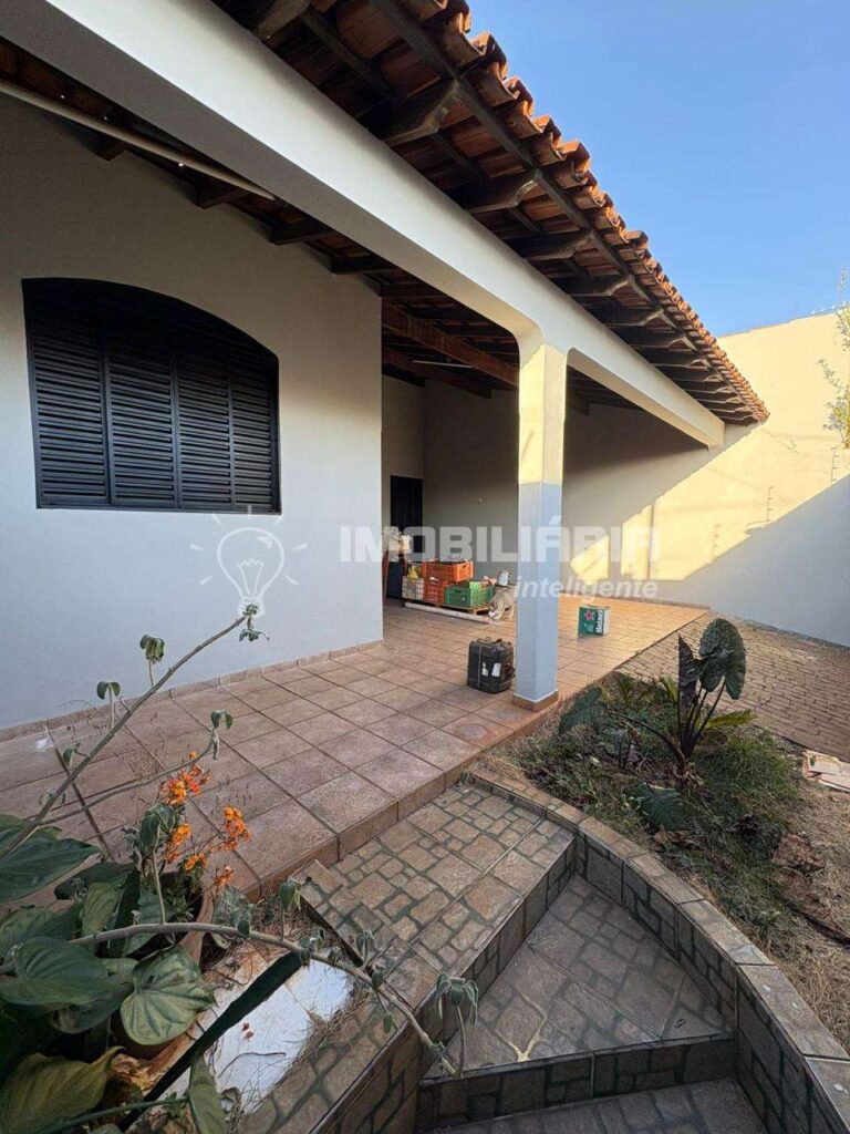 Casa à venda com 175m², 3 quartos e 2 vagas