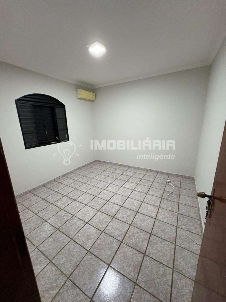 Casa à venda com 175m², 3 quartos e 2 vagas