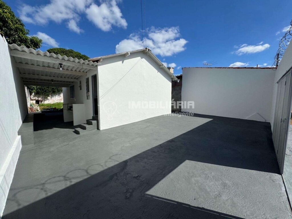 Casa à venda com 130m², 3 quartos e 4 vagas
