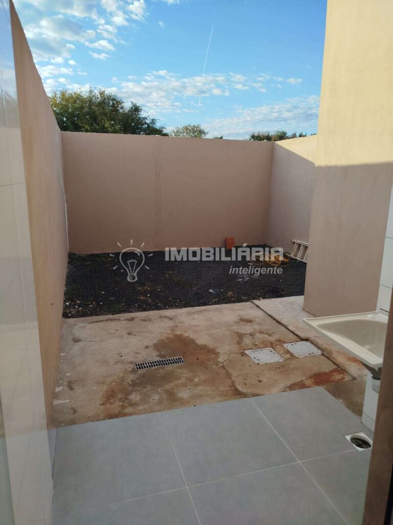 Casa à venda com 53m², 2 quartos e 2 vagas
