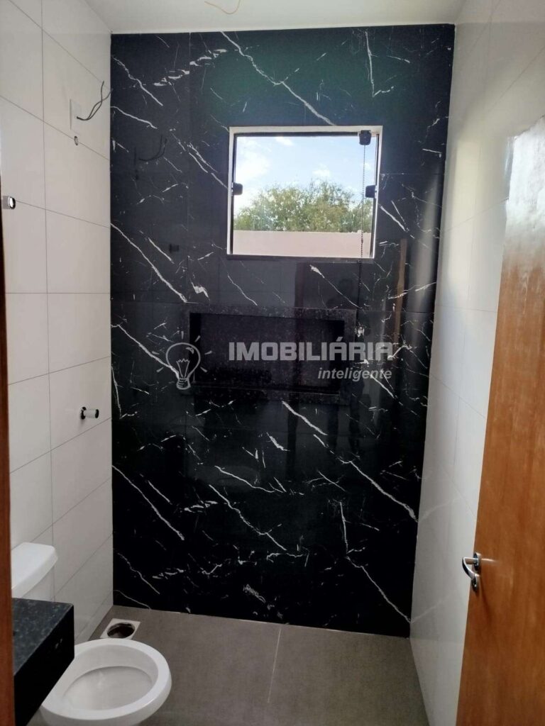 Casa à venda com 53m², 2 quartos e 2 vagas