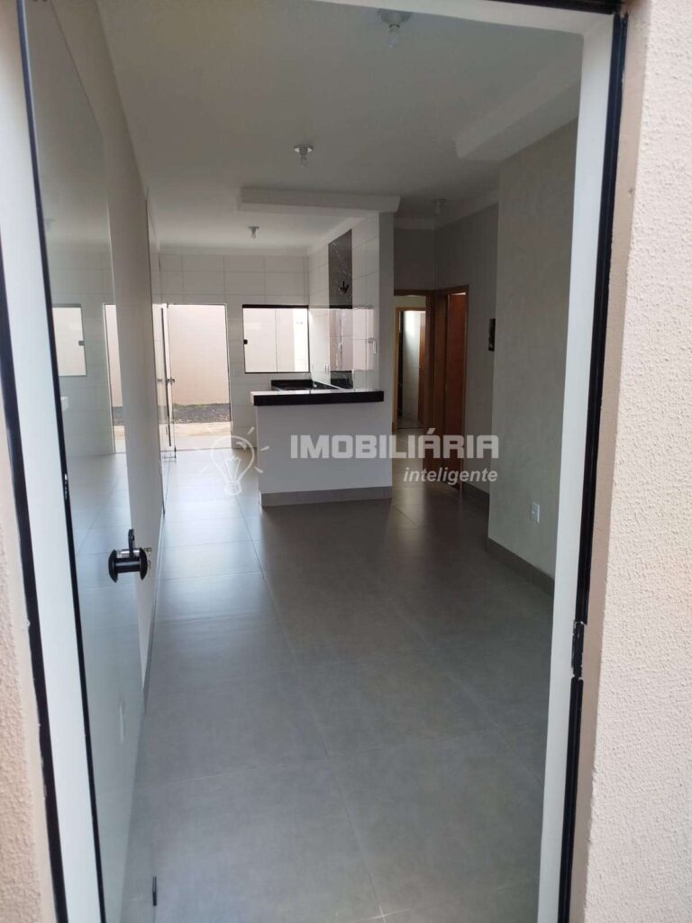 Casa à venda com 53m², 2 quartos e 2 vagas