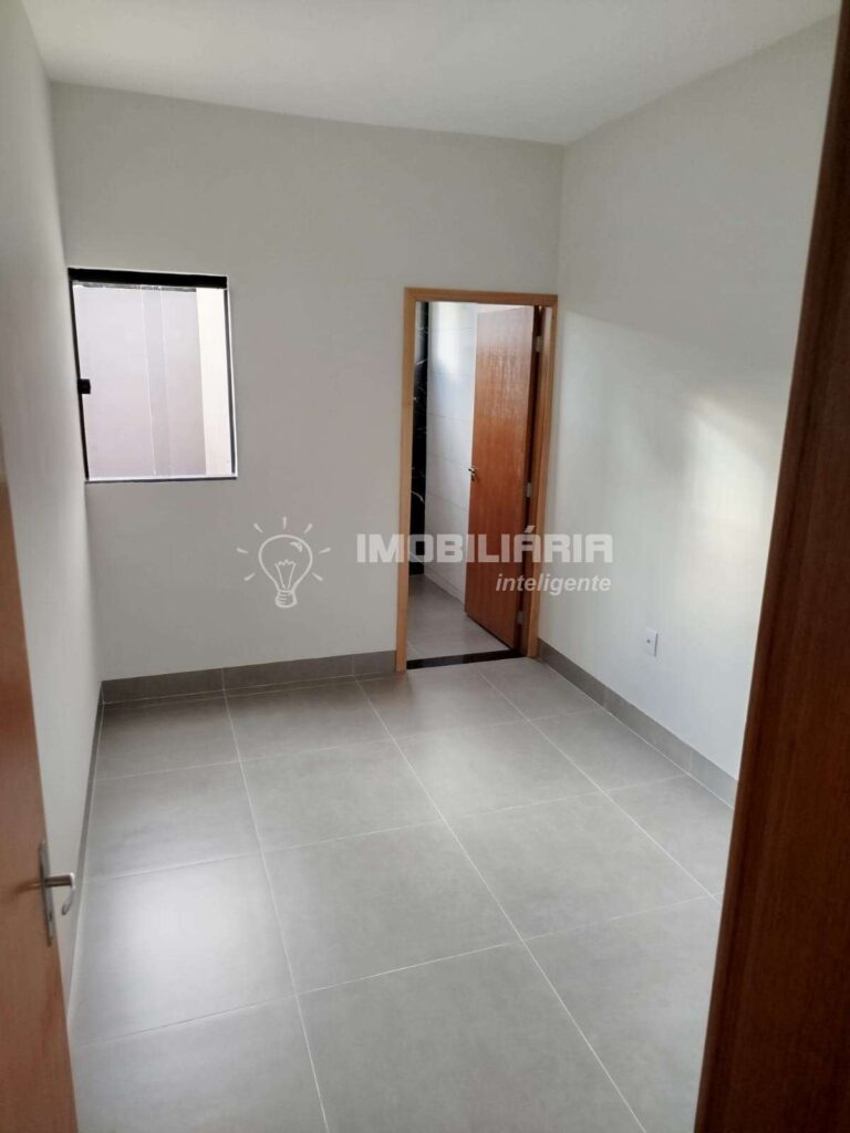 Casa à venda com 53m², 2 quartos e 2 vagas