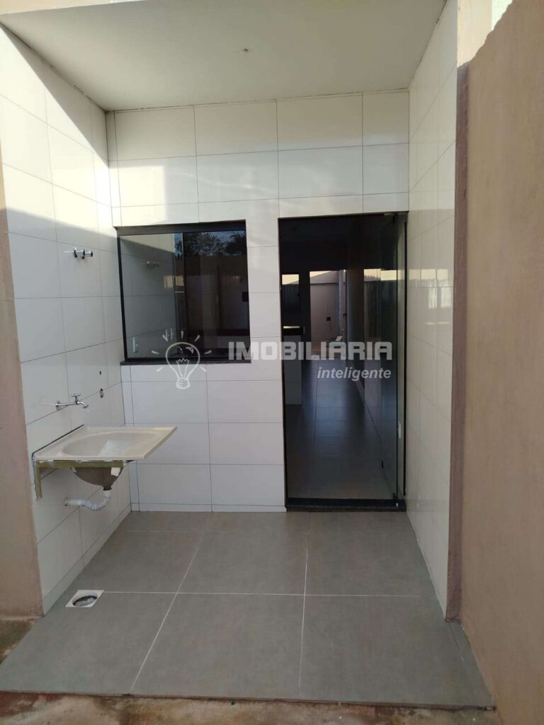 Casa à venda com 53m², 2 quartos e 2 vagas