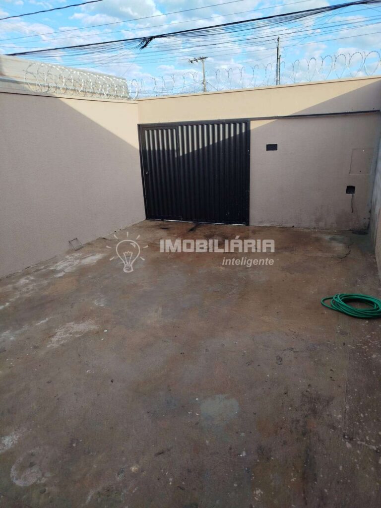 Casa à venda com 53m², 2 quartos e 2 vagas