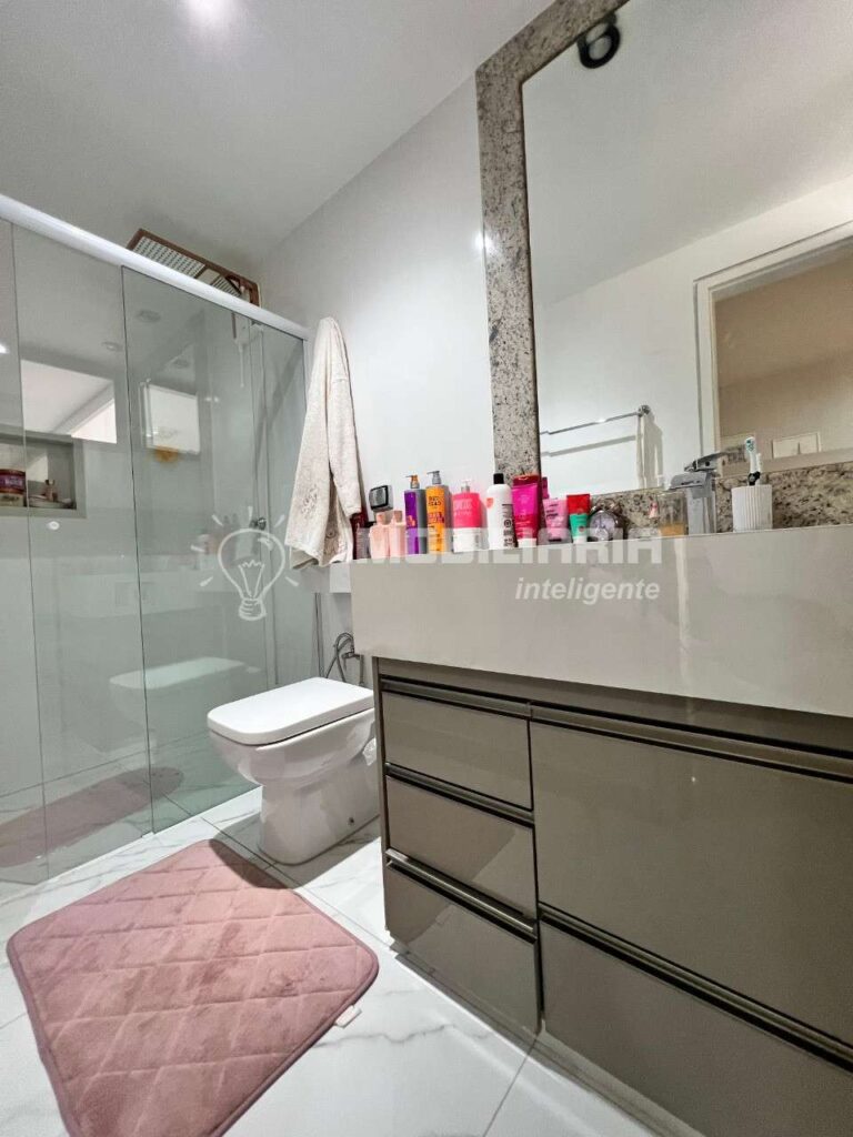 Casa à venda com 318m², 4 quartos e 2 vagas