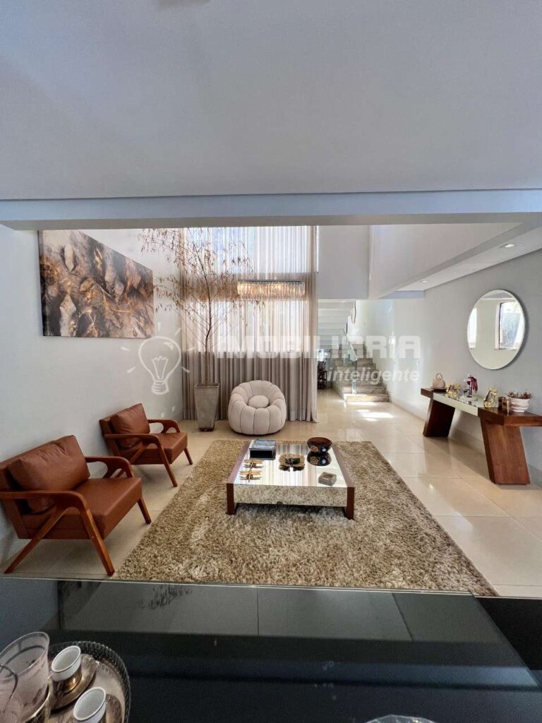 Casa à venda com 318m², 4 quartos e 2 vagas