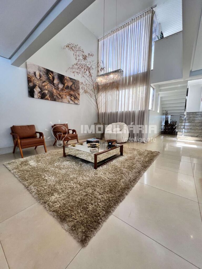 Casa à venda com 318m², 4 quartos e 2 vagas