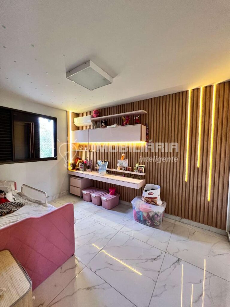 Casa à venda com 318m², 4 quartos e 2 vagas